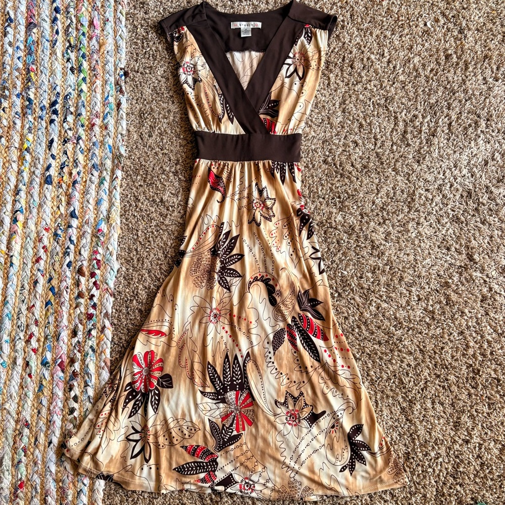 Elegant Floral V-Neck Dress